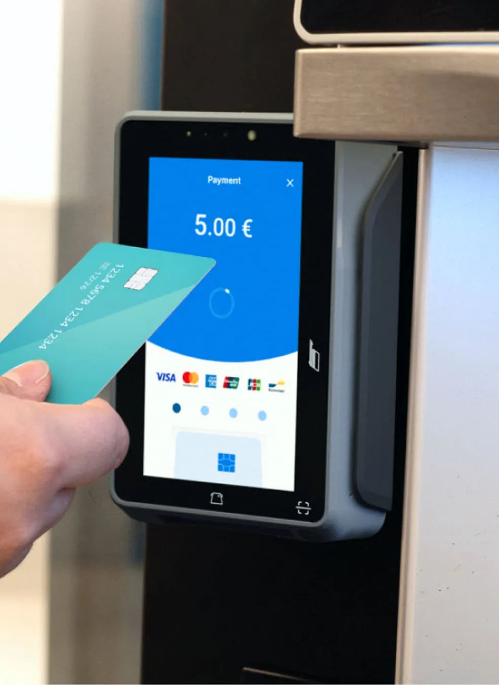 Terminal de paiement myPOS Sigma installé sur un distributeur automatique, paiement sans contact par carte bancaire